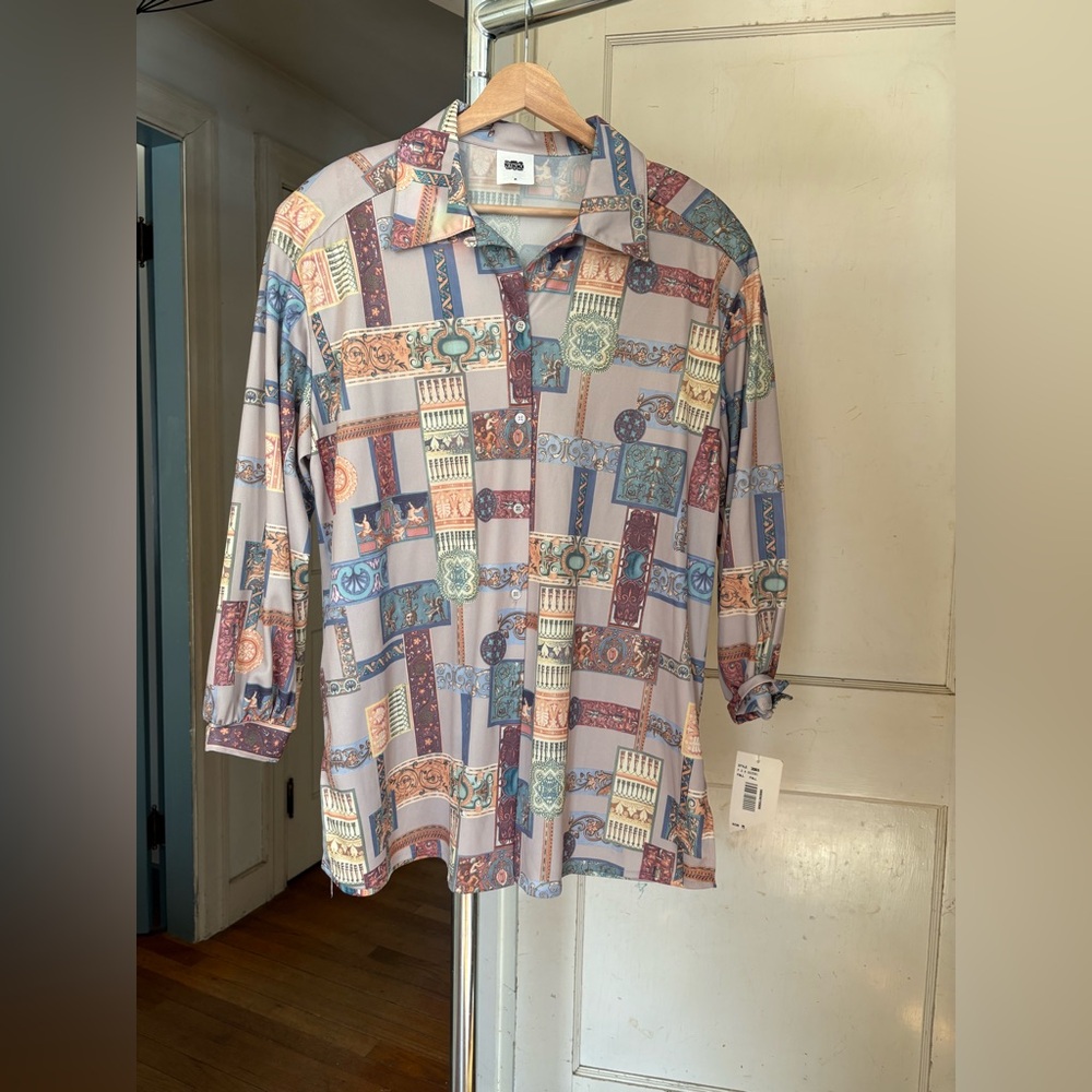 vintage deadstock medeival all over print blouse medium